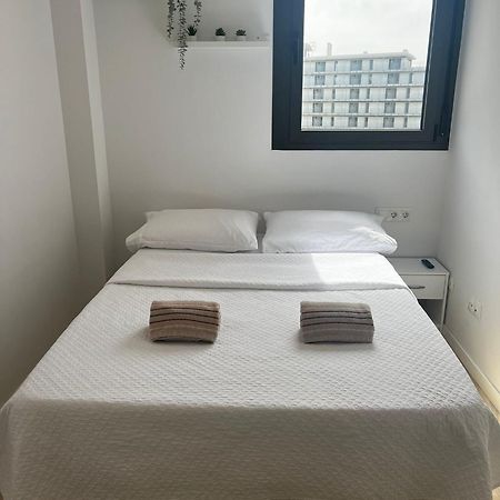 Confortable Habitacion Doble - 2 サン・アドリア・デ・ベソス エクステリア 写真